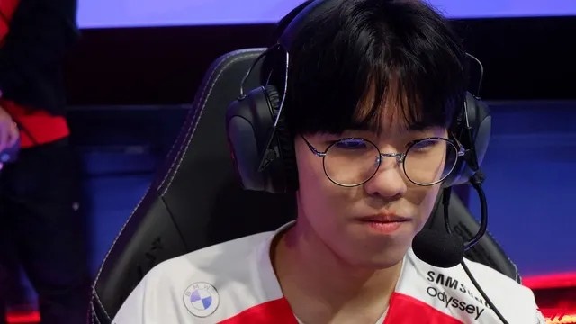 撑球队前行 撑球队前行